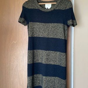 Excellent condition kate spade gold/black knit dress